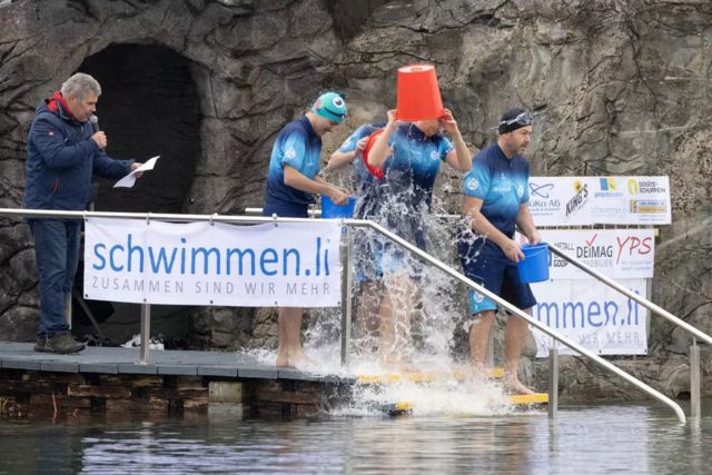 11. NEUJAHRS-SCHWIMMEN